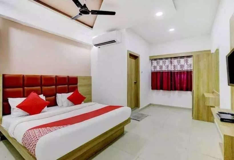 پانسیون Nik Palace Ahmedabad