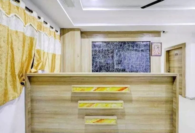 پانسیون Nik Palace Ahmedabad