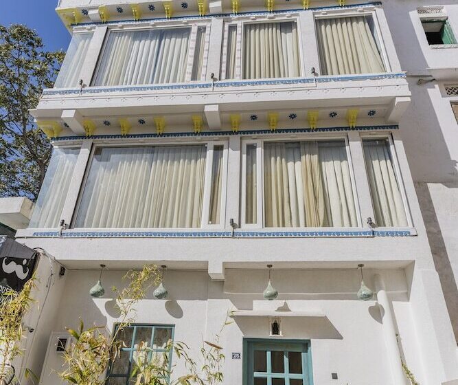 تختخواب و صبحانه Moustache Udaipur Luxuria