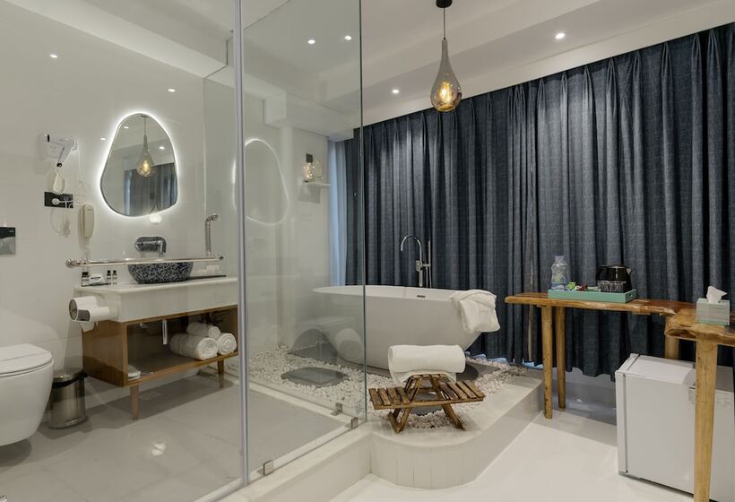 تختخواب و صبحانه Moustache Udaipur Luxuria