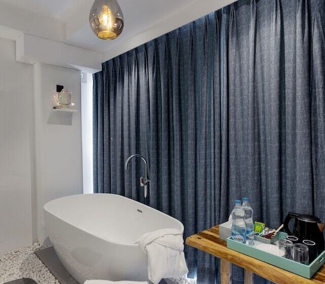 تختخواب و صبحانه Moustache Udaipur Luxuria