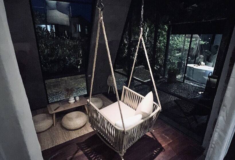 تختخواب و صبحانه Twilight Forest