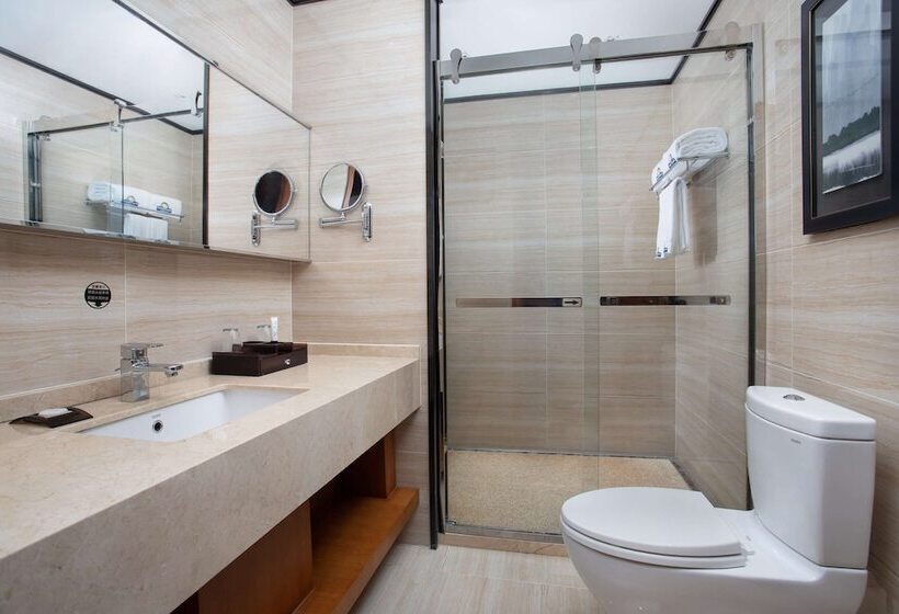 Days Hotel By Wyndham Jilin Railway Station