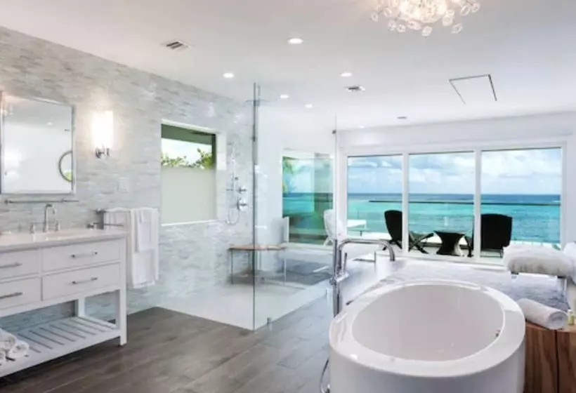 هتل Black Urchin Boutique Resort