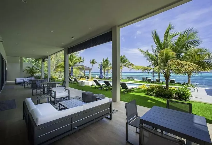 هتل Black Urchin Boutique Resort