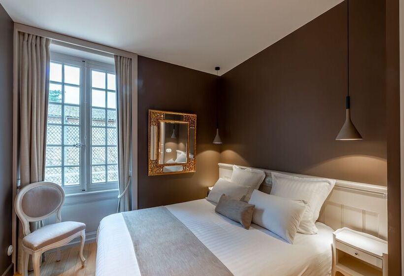 هتل Chateau De Champrenard