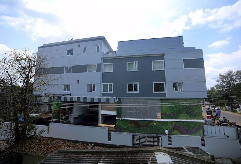 בית מלון כפרי Comfort Inn Kaikaluru