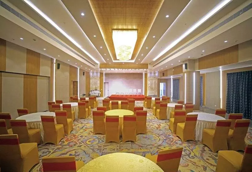 Hotelli Comfort Inn Kaikaluru