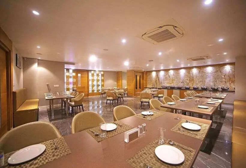 Hotelli Comfort Inn Kaikaluru