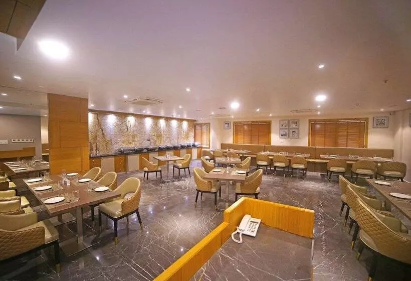 Hotelli Comfort Inn Kaikaluru