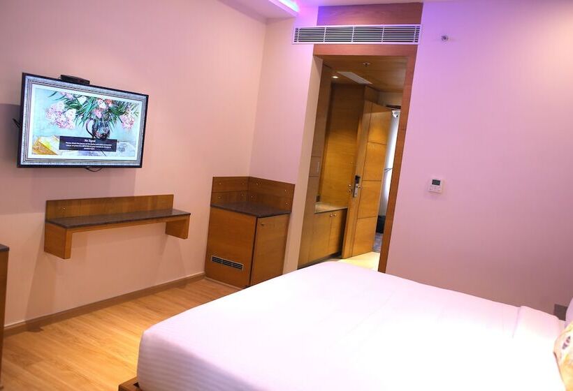 בית מלון כפרי Comfort Inn Kaikaluru