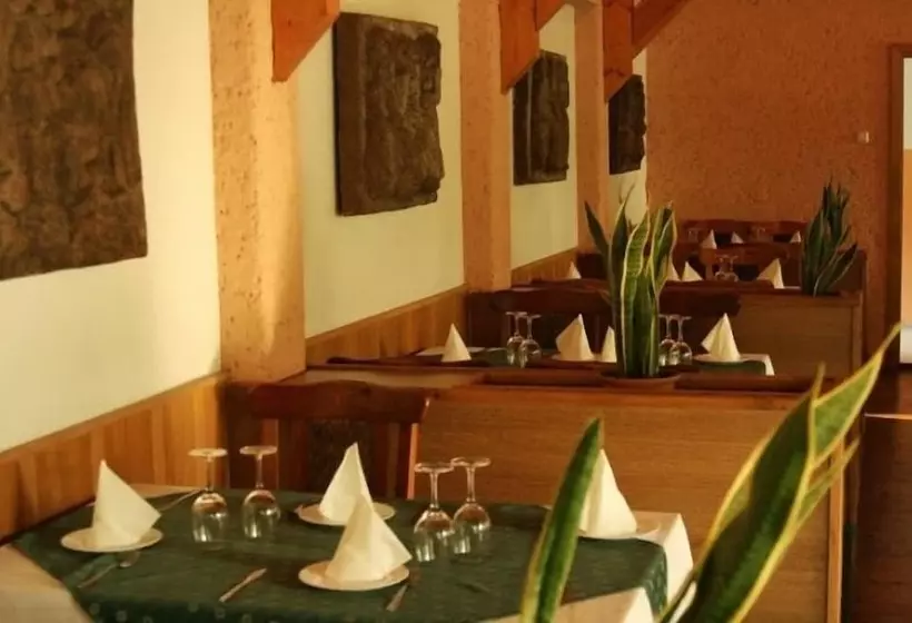هتل Conference Center And Restaurant Backonys