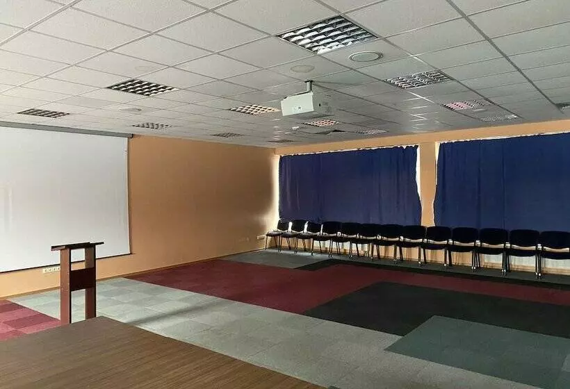 هتل Conference Center And Restaurant Backonys