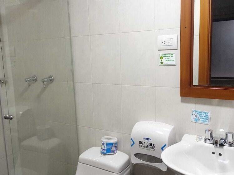 ホテル Embassy On Holidays