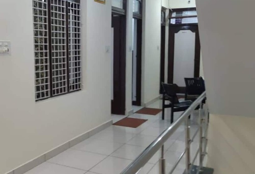 호텔 Goroomgo Madhu Palace Katra