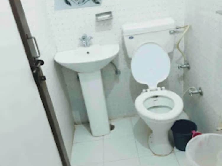 호텔 Goroomgo Madhu Palace Katra