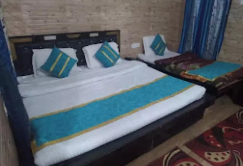 Hotelli Goroomgo Madhu Palace Katra