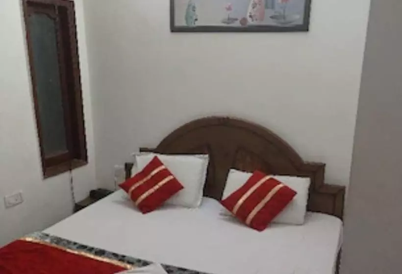 Hotelli Goroomgo Madhu Palace Katra