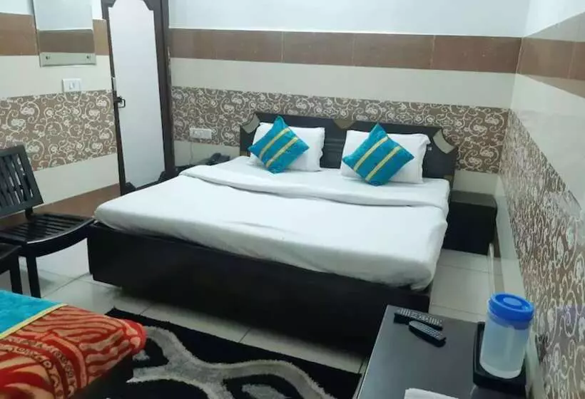 Hotelli Goroomgo Madhu Palace Katra