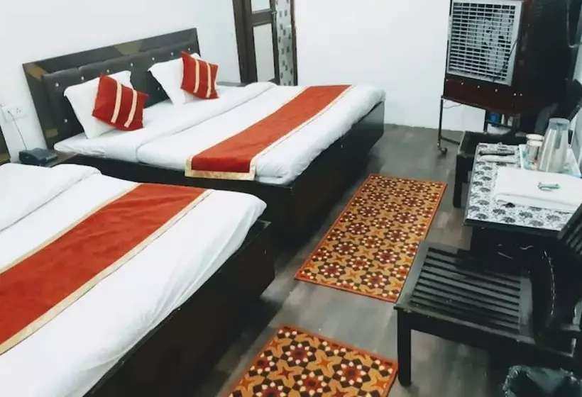 Hotelli Goroomgo Madhu Palace Katra
