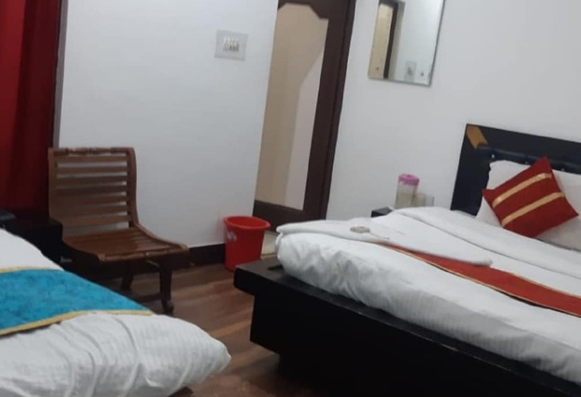 호텔 Goroomgo Madhu Palace Katra