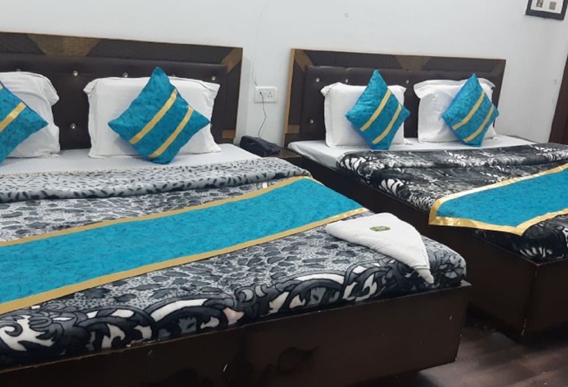 호텔 Goroomgo Madhu Palace Katra