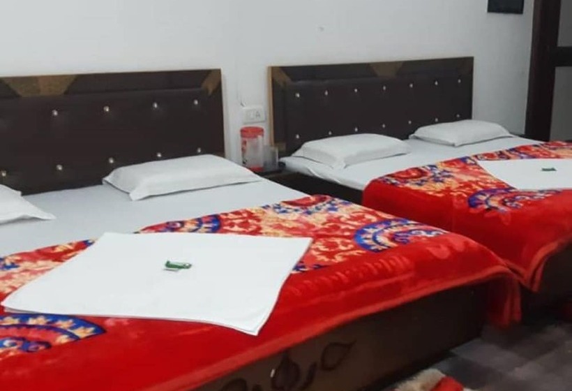 호텔 Goroomgo Madhu Palace Katra