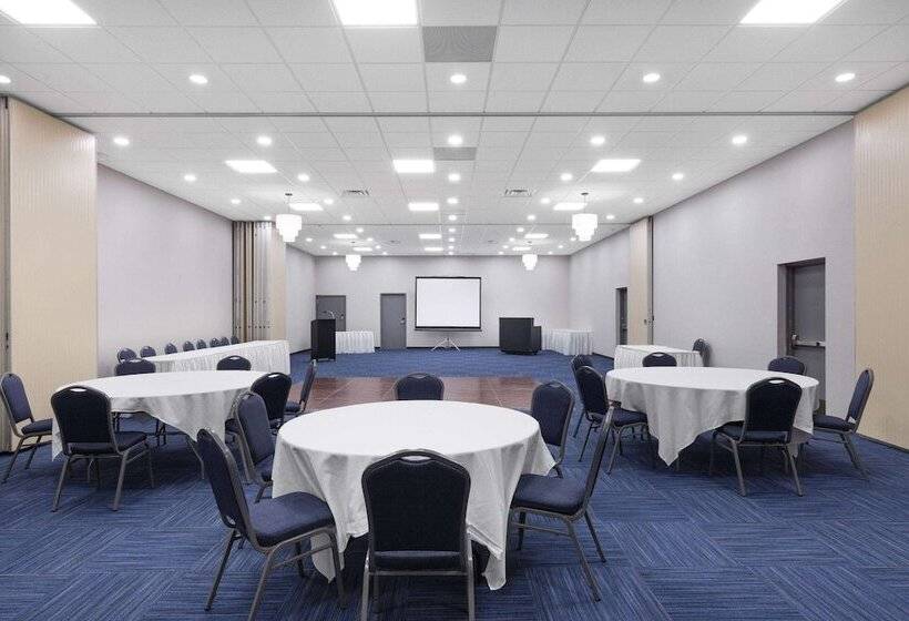 בית מלון כפרי Hawthorn Extended Stay By Wyndham Wichita Airport