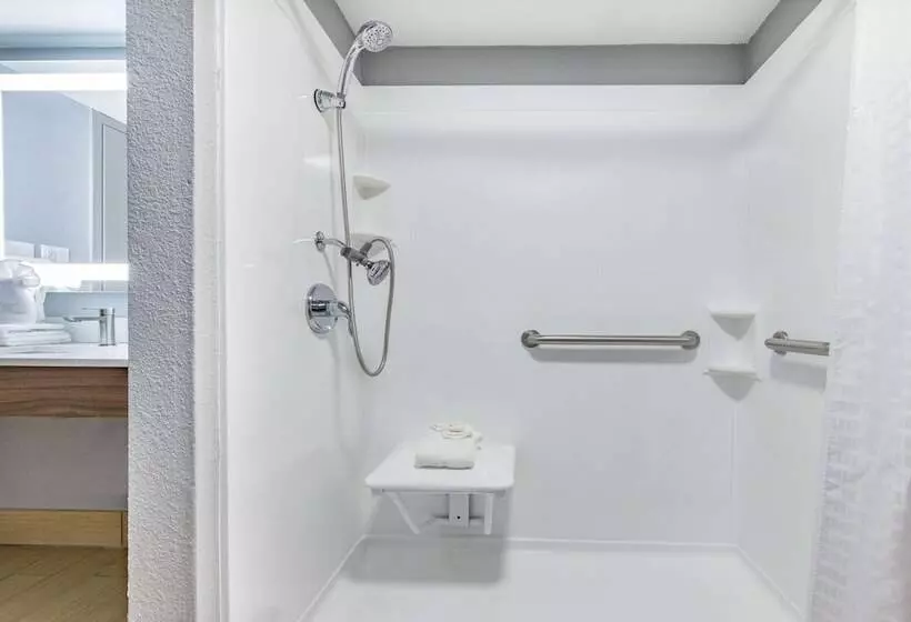 ホテル Hawthorn Extended Stay By Wyndham Wichita Airport