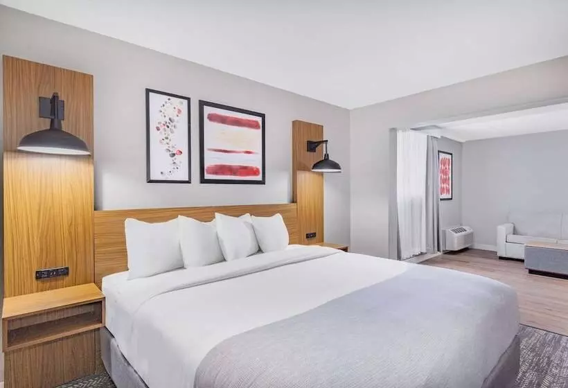 ホテル Hawthorn Extended Stay By Wyndham Wichita Airport