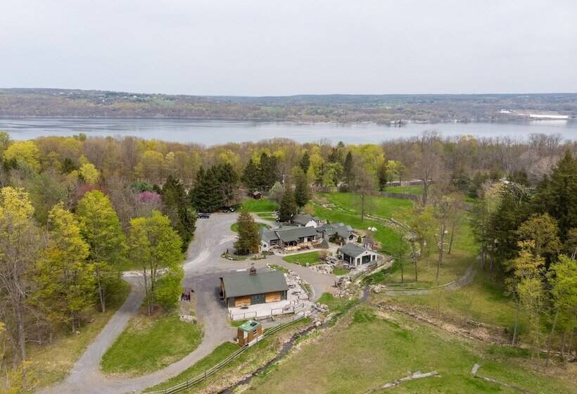 Szálloda New Park Event Venue & Suites