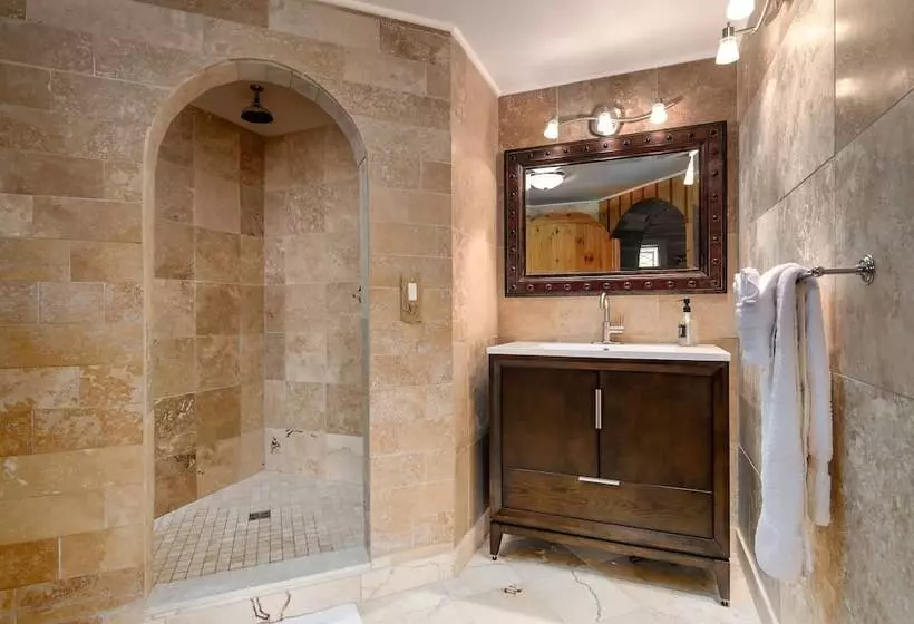 Hotelli New Park Event Venue & Suites