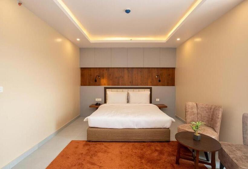 هتل Palm International