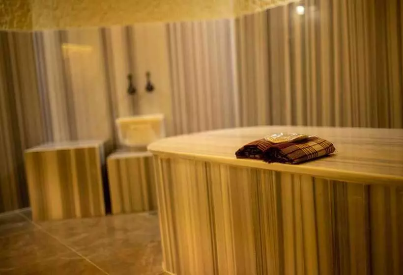 Hotelli Pome Granate Cave