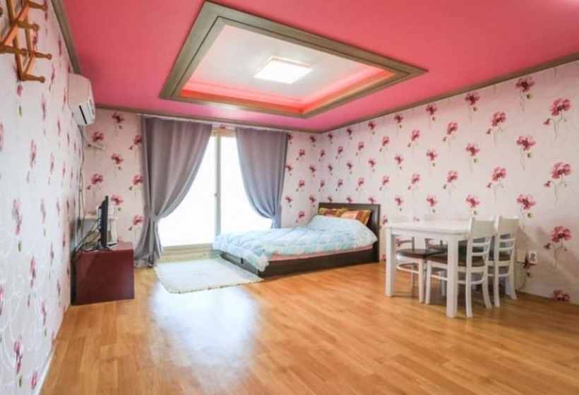 Hwaseong Badahyanggi Pension