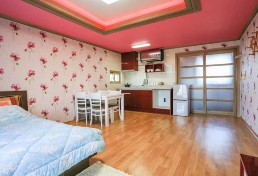 Hwaseong Badahyanggi Pension