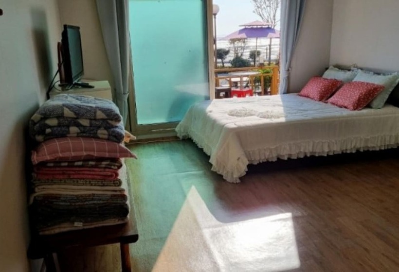 Hwaseong Badahyanggi Pension