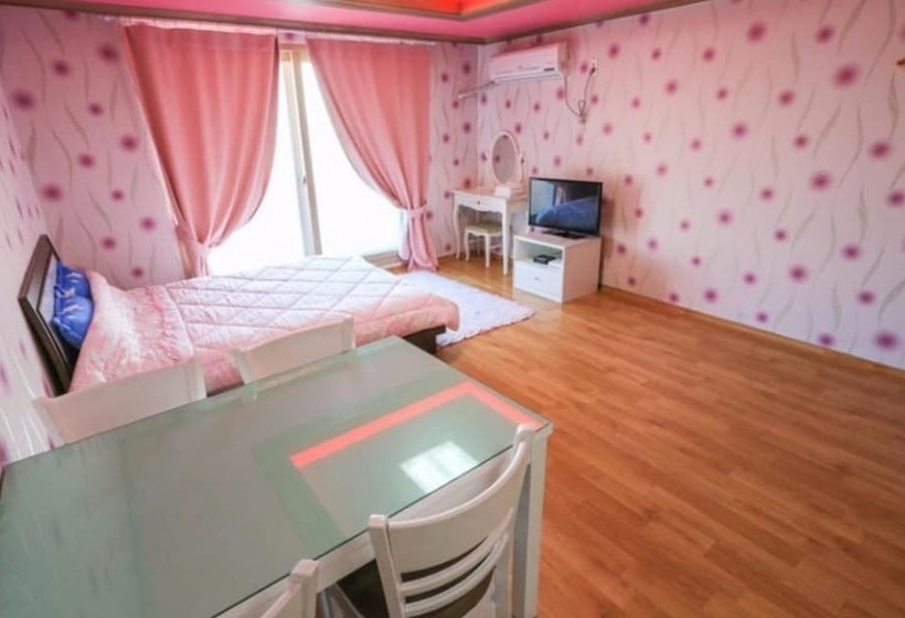 Hwaseong Badahyanggi Pension