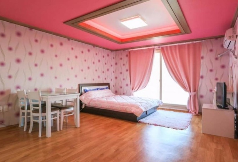 Hwaseong Badahyanggi Pension