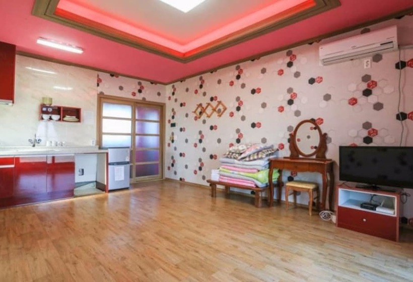 Hwaseong Badahyanggi Pension