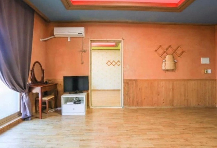 Hwaseong Badahyanggi Pension