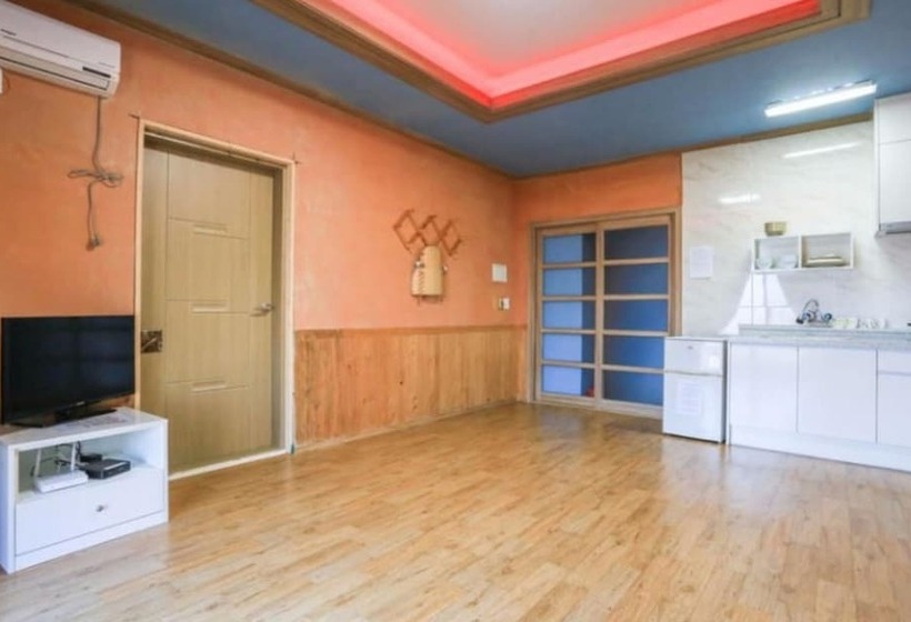 Hwaseong Badahyanggi Pension