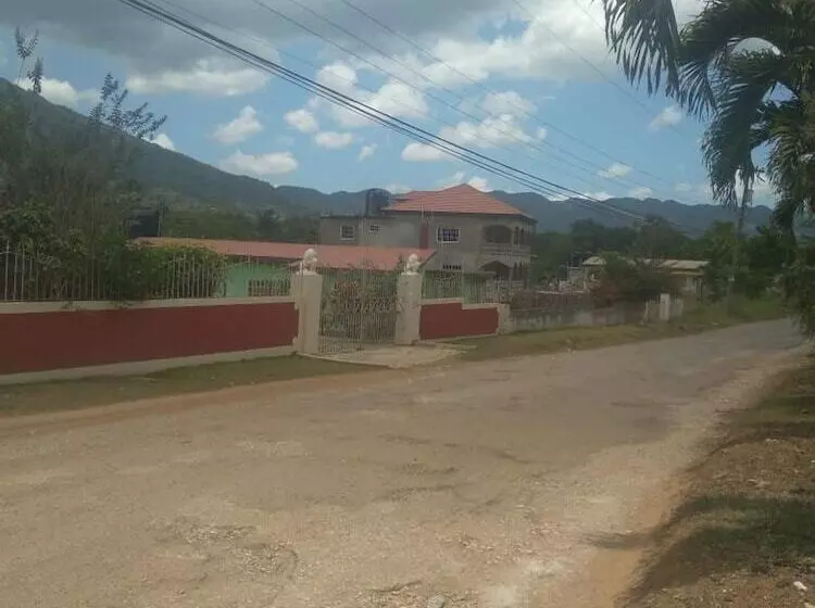 Lovely 1 Bed Cottage In St Catherine Jamaica