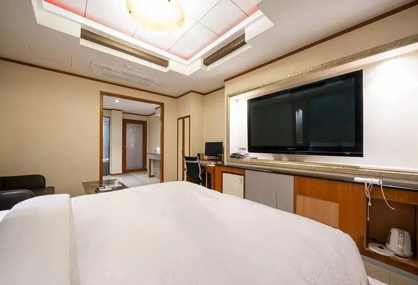 مُتل Suwon Guundong Cinema