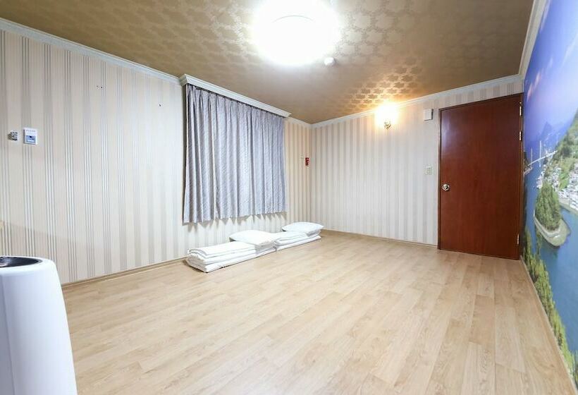 Motel Yeosu Hakdong Hill