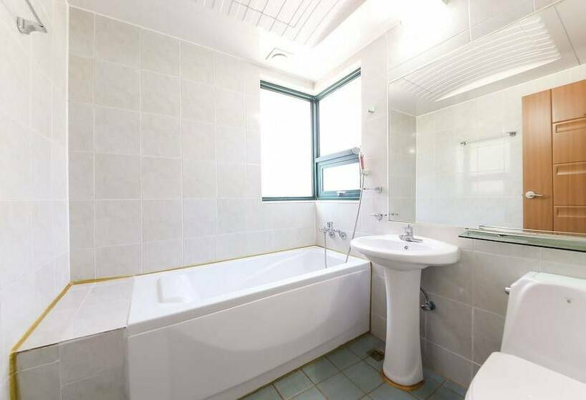 Motel Yeosu Hakdong Hill