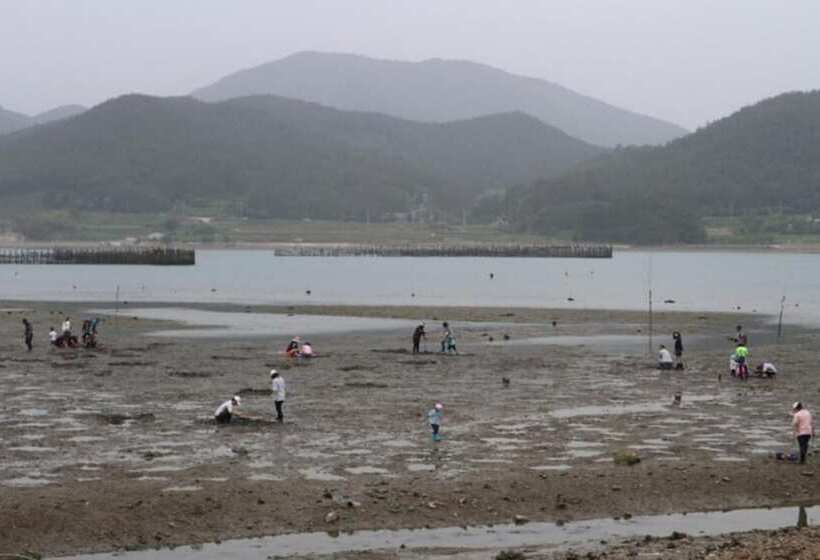 Namhaeseommaeulbada Pension