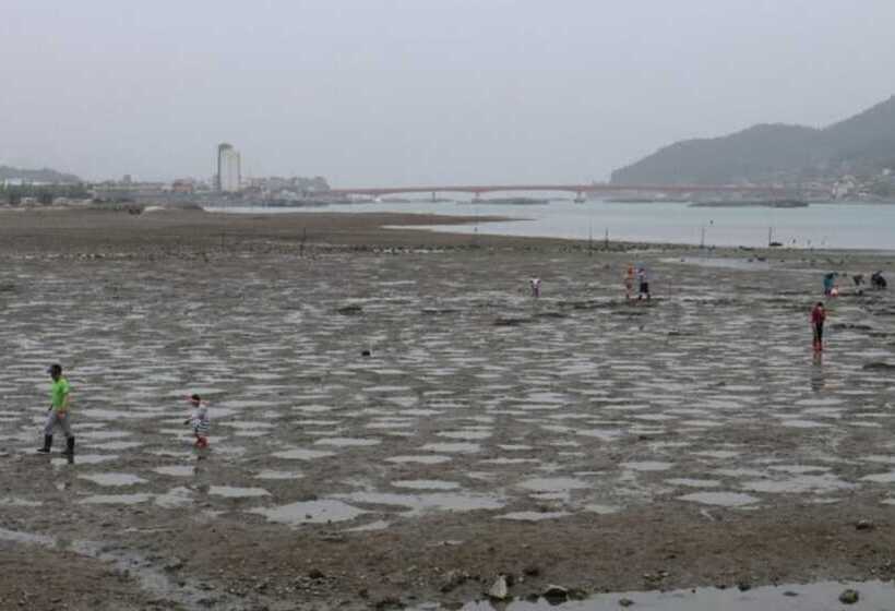 Namhaeseommaeulbada Pension