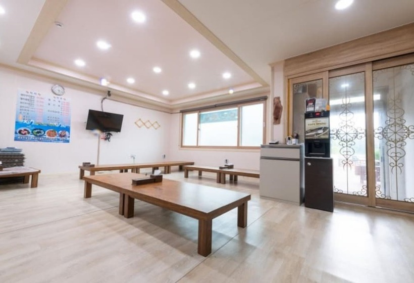 Namhaeseommaeulbada Pension