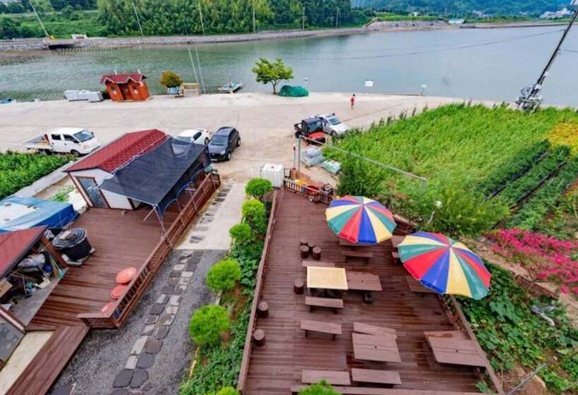 Namhaeseommaeulbada Pension